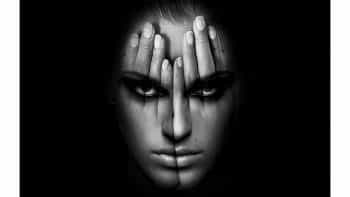 اکشن فتوشاپ افکت دست روی صورت